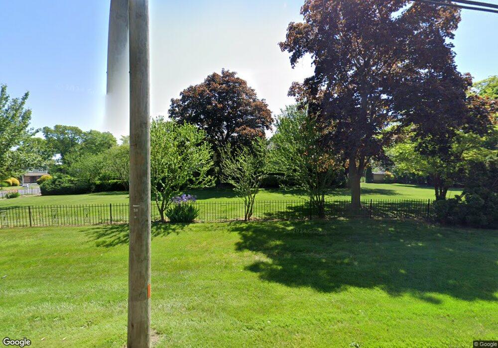 337 Harned Rd, ComMacK, NY 11725 - photo 1