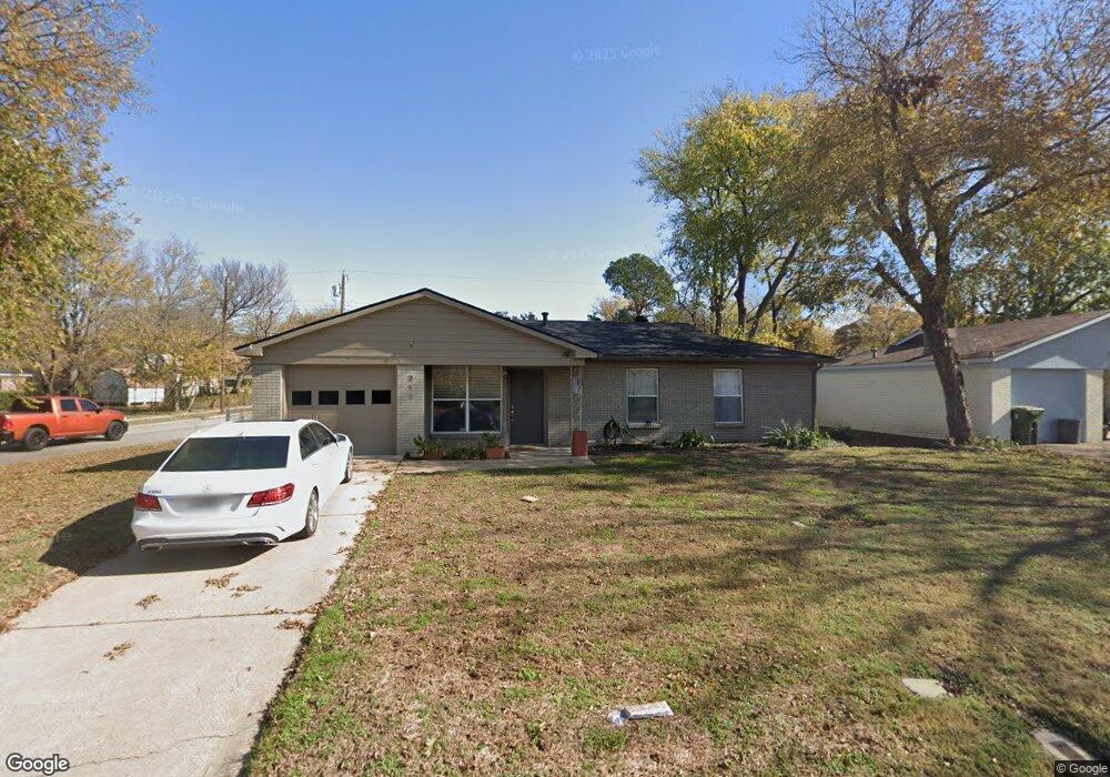 212 Bowles Dr, Hurst, TX 76053 - photo 1