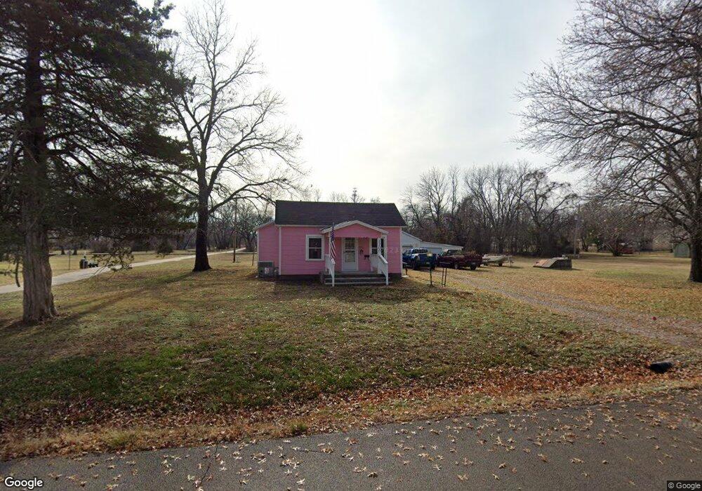 1100 Morgan Ave, Parsons, KS 67357 - photo 1