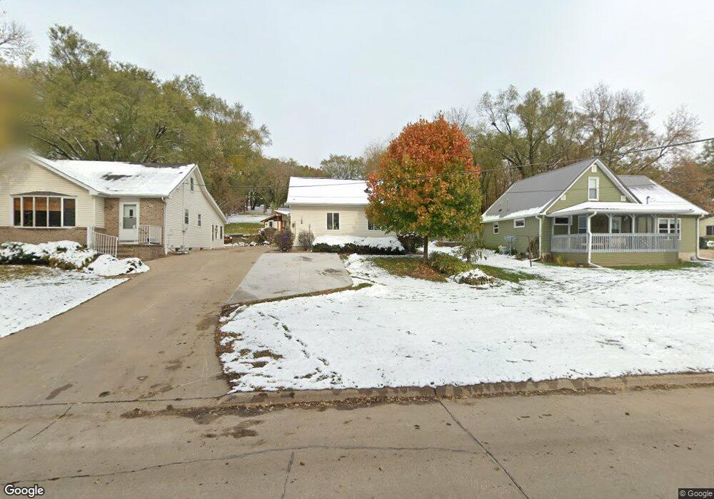 90 36th Ave SW, Cedar Rapids, IA 52404 - photo 1