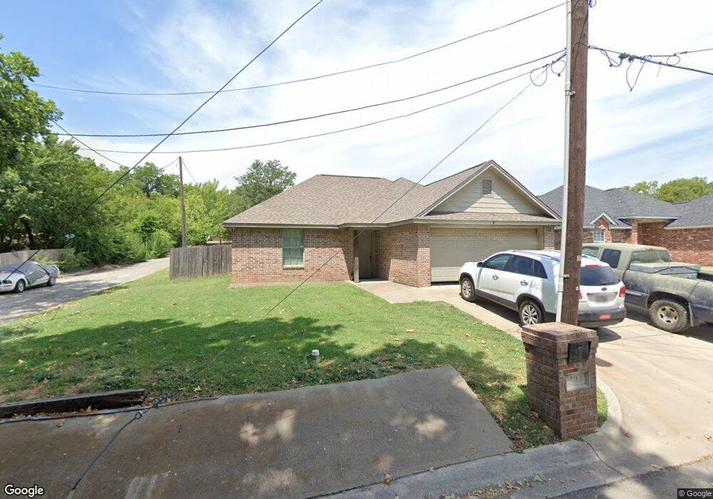 304 S Trenchard St, Decatur, TX 76234 - photo 1