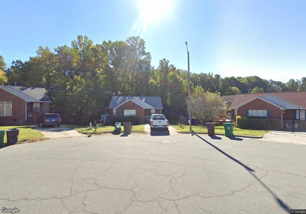 477 Wadsworth Ct, High Point, NC 27263 - photo 1