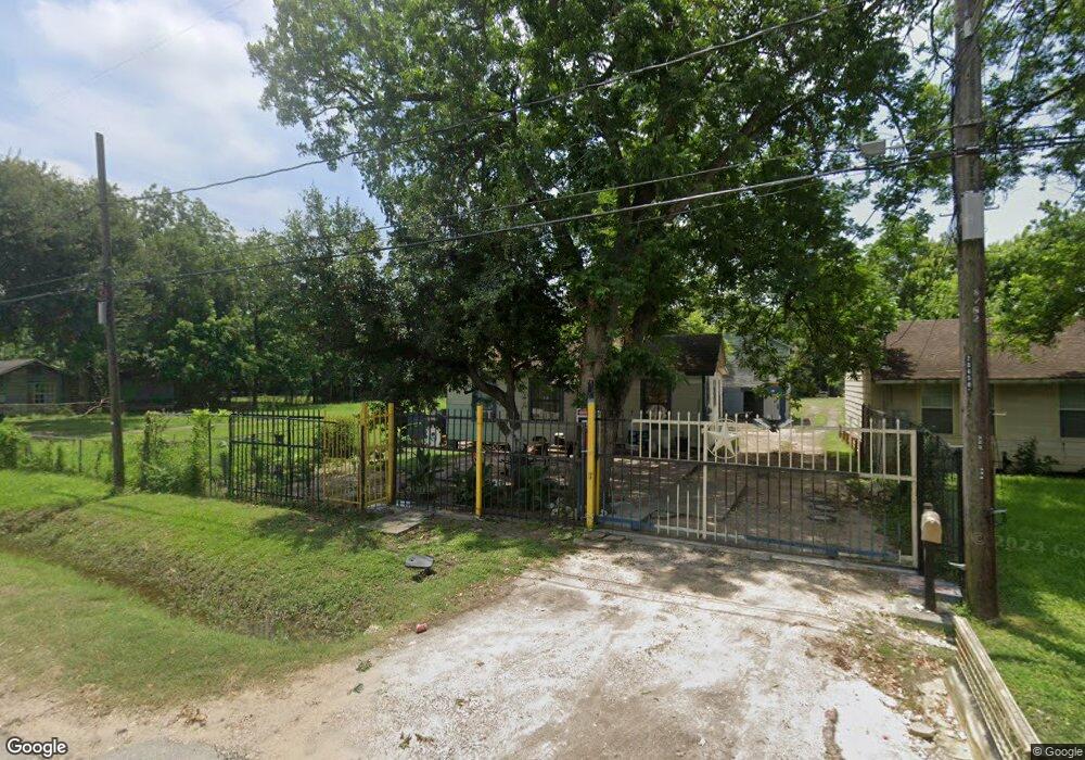 1004 Knight St, Houston, TX 77022 - photo 1