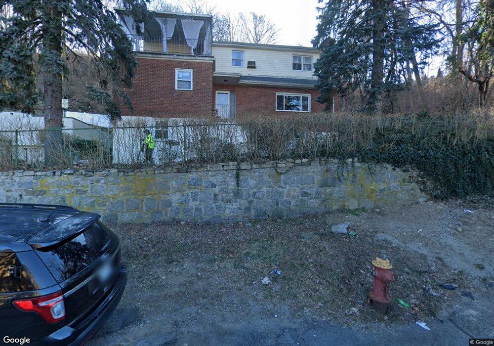 218 Oak St, Yonkers, NY 10701 - photo 1