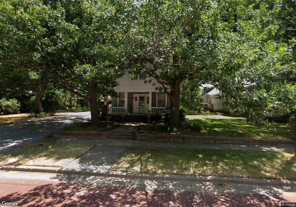 934 N Commerce St, Gainesville, TX 76240 - photo 1