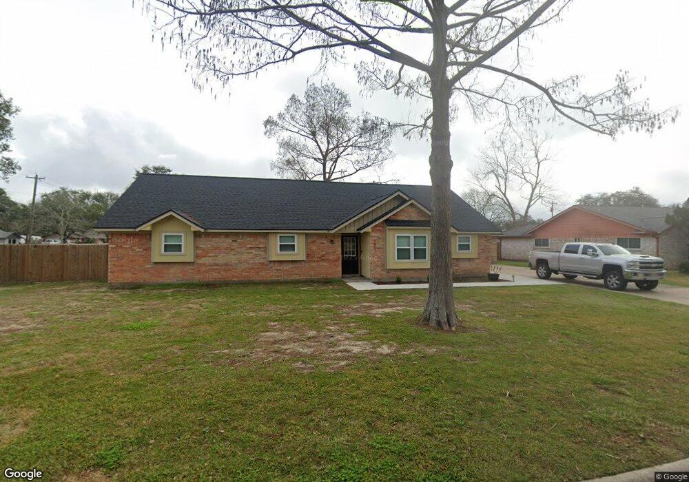 1501 Crown Dr, Alvin, TX 77511 - photo 1