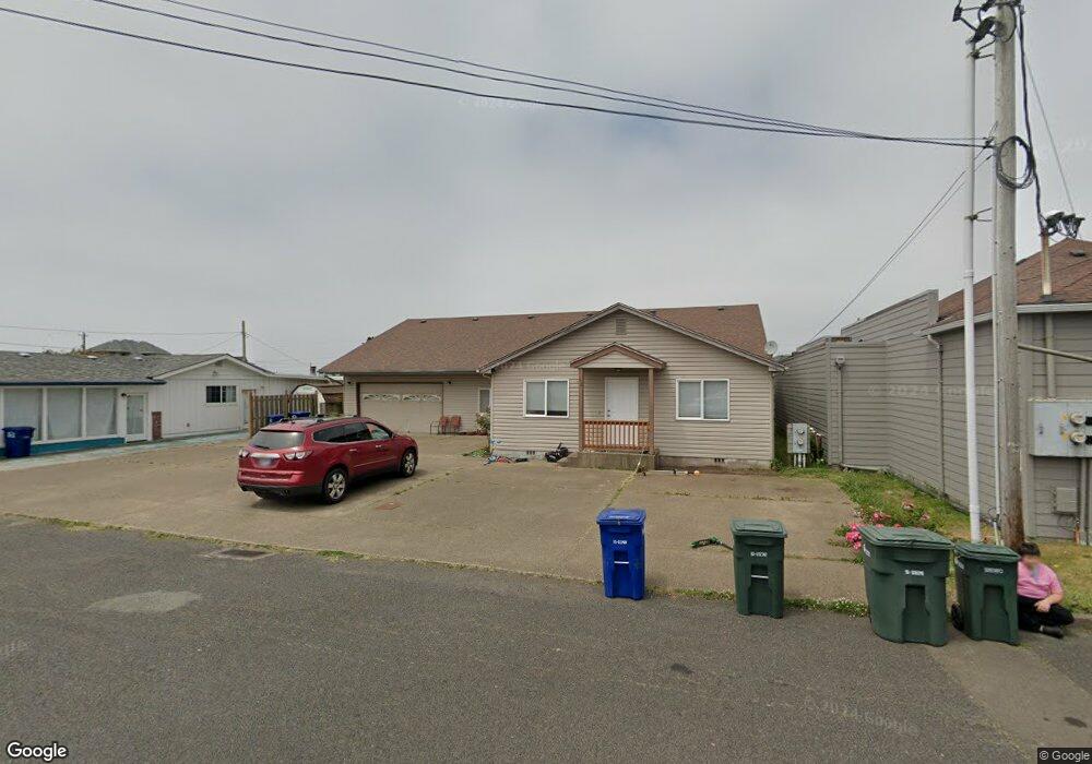 934 SW 8th St, Newport, OR 97365 - photo 1