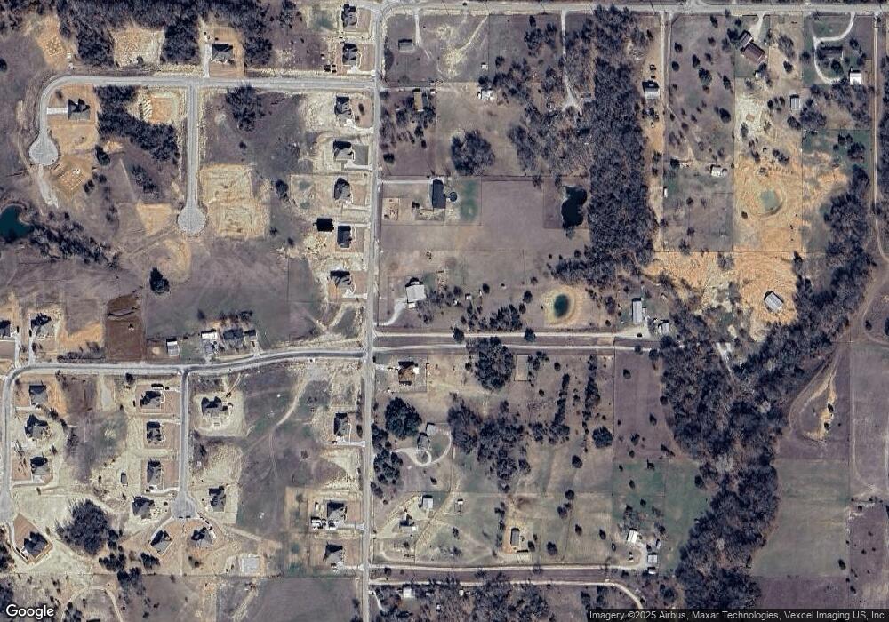 559 Sanger Dr, Springtown, TX 76082 - photo 1