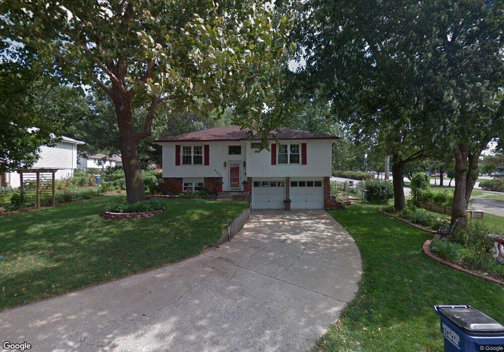 9443 Mullen Rd, Lenexa, KS 66215 - photo 1