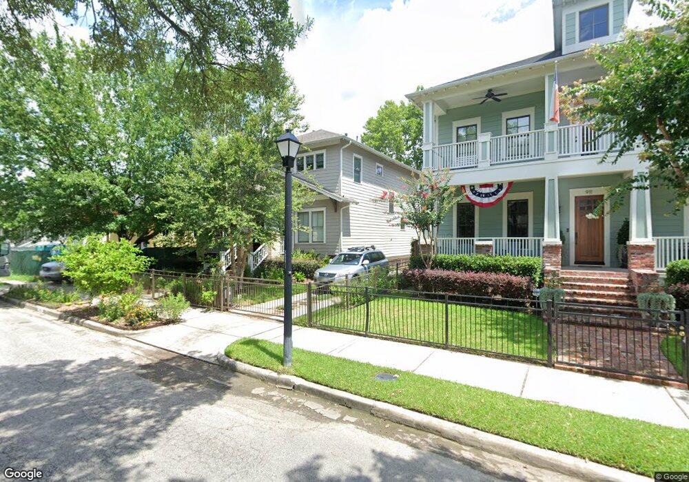 915 Omar St, Houston, TX 77009 - photo 1