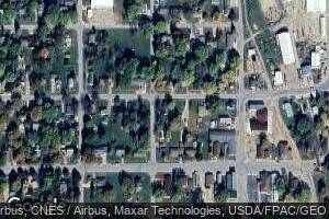 302 5th St, Elma, IA 50628