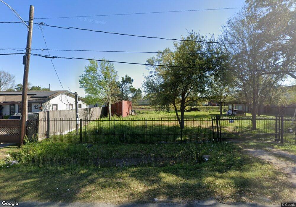 757 Lucky St, Houston, TX 77088 - photo 1