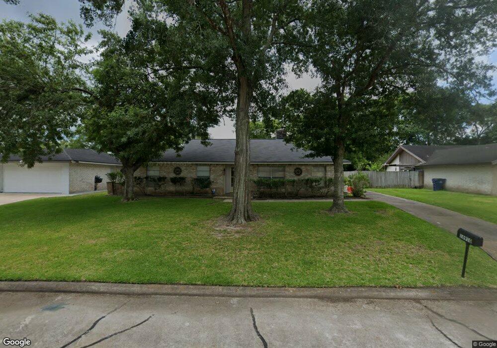 16910 Oxnard Ln, Friendswood, TX 77546 - photo 1