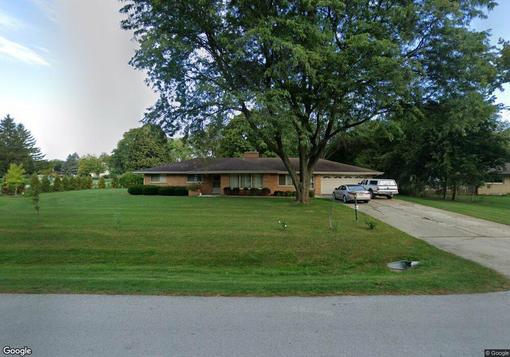 N77W15064 Wood View Dr, Menomonee Falls, WI 53051 - photo 1