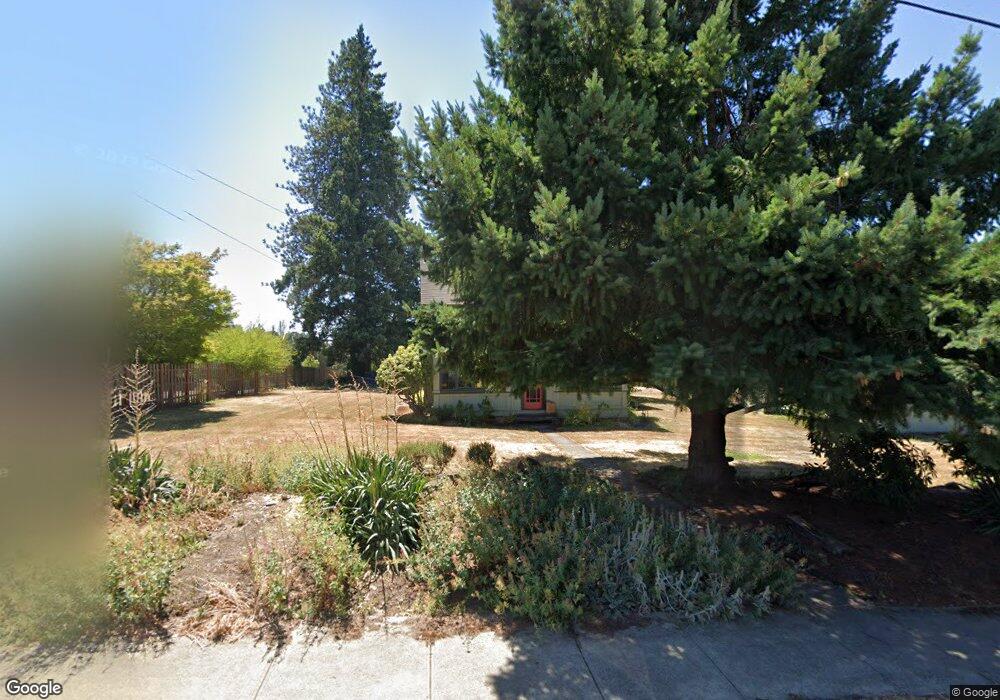 438 W Grant St, Carlton, OR 97111 - photo 1