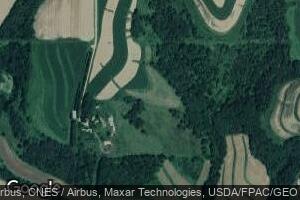 1829 Hilltop Rd, Lansing, IA 52151
