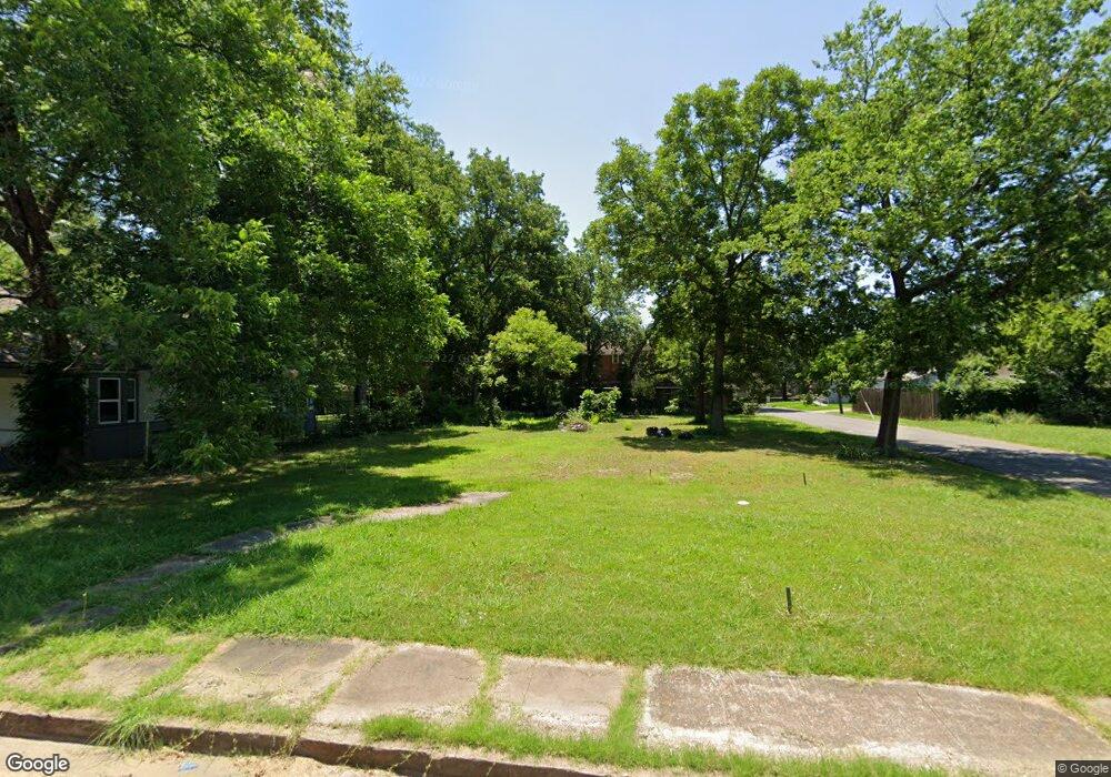 419 W 6th St, Bonham, TX 75418 - photo 1