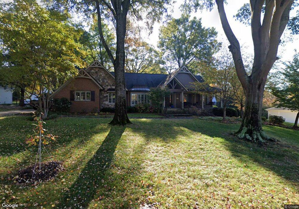 3207 Cloverfield Rd, Charlotte, NC 28211 - photo 1