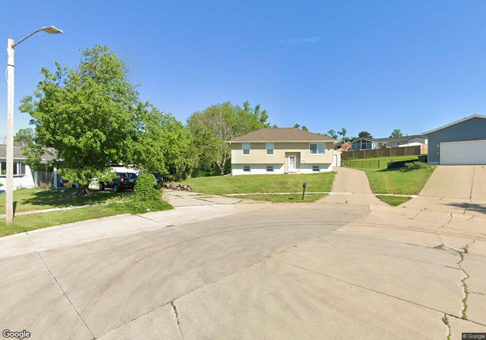 2710 Valley High Ct NW, Cedar Rapids, IA 52405 - photo 1