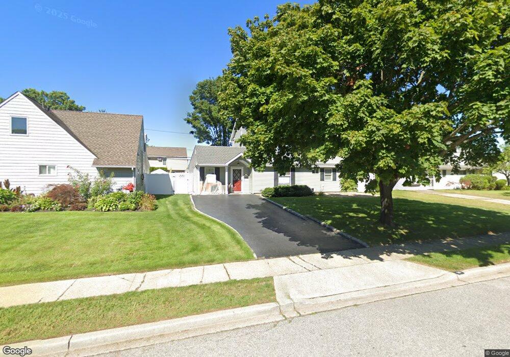 28 Springtime Ln E, Levittown, NY 11756 - photo 1