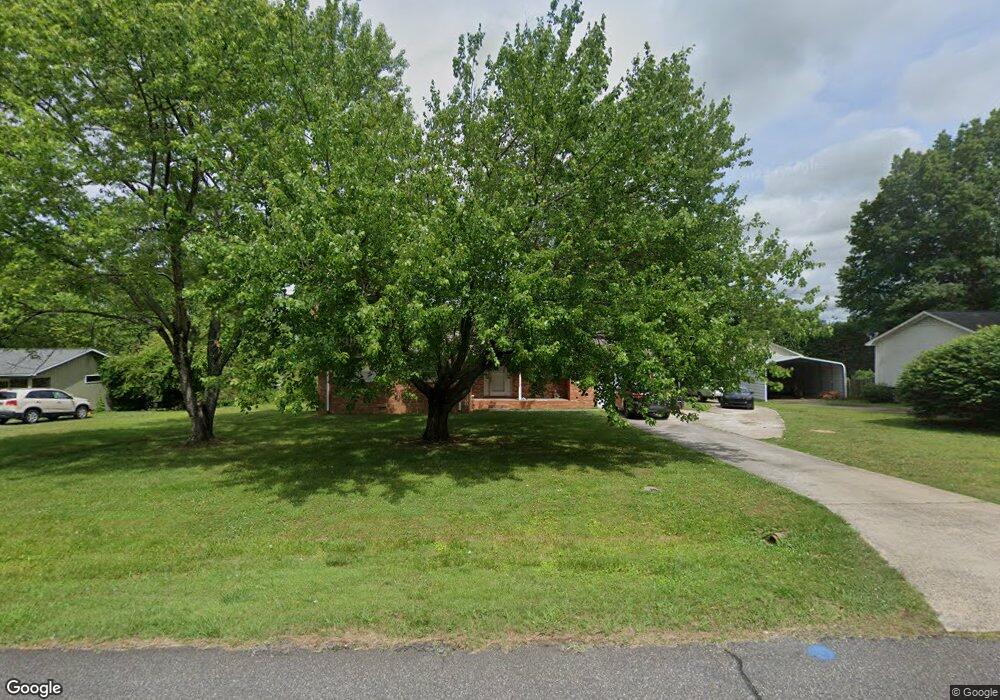 304 Camelot Dr, Statesville, NC 28625 - photo 1