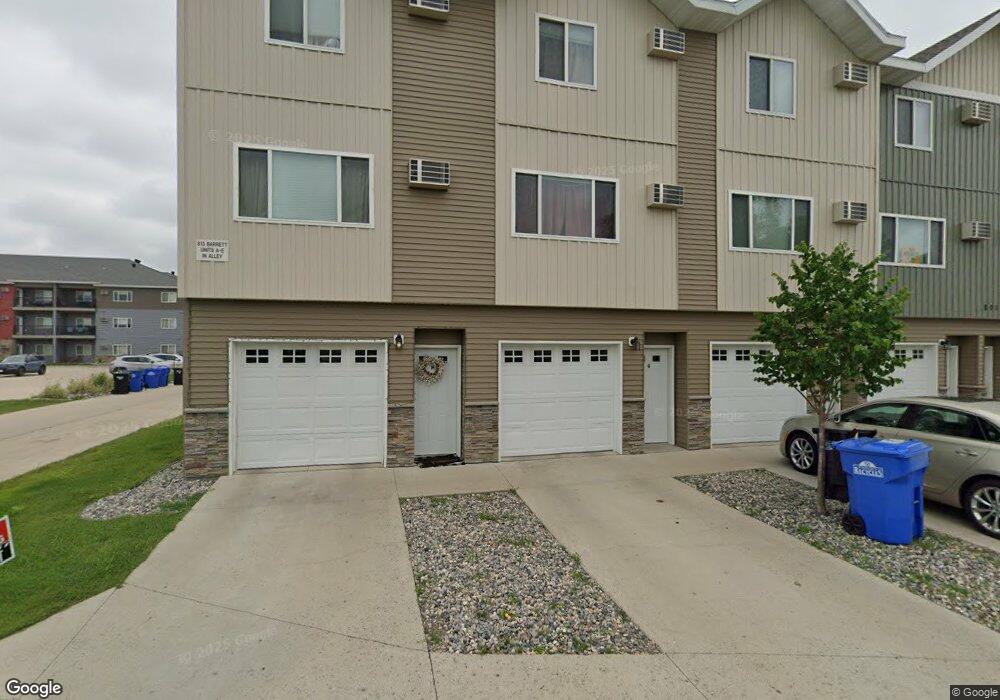 801 Barrett St N, Fargo, ND 58102 - photo 1