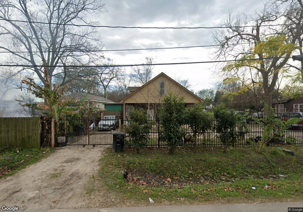 3410 Melbourne St, Houston, TX 77026 - photo 1