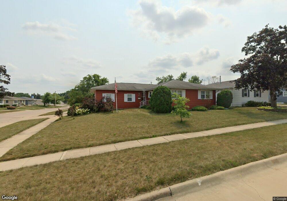 2907 Sue Ln NW, Cedar Rapids, IA 52405 - photo 1