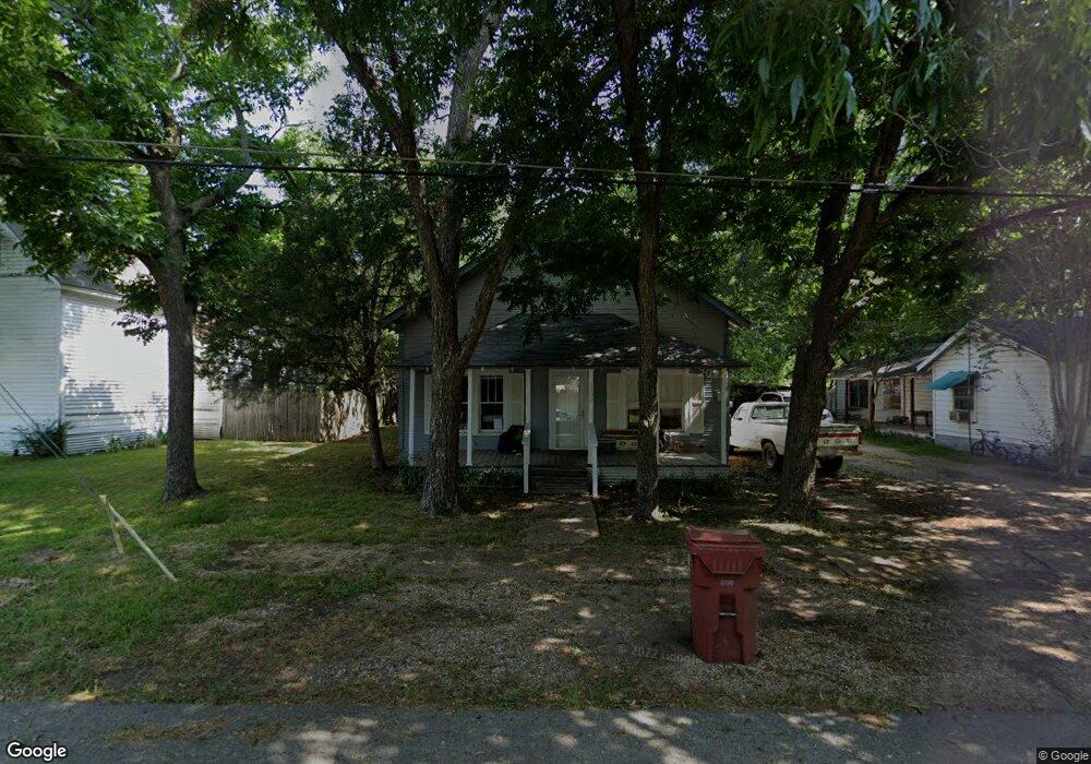 505 E 10th St, Bonham, TX 75418 - photo 1