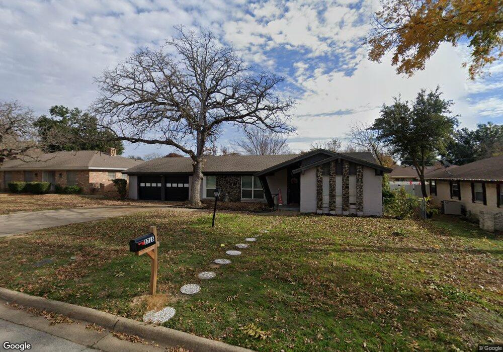 1716 Acorn Ln, Hurst, TX 76054 - photo 1