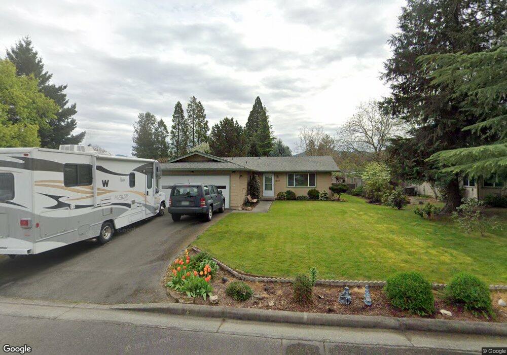 1921 McCarter Ln, Grants Pass, OR 97527 - photo 1