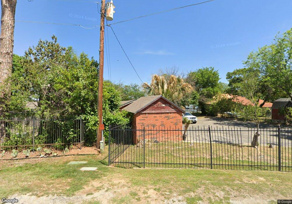 11720 East Ct, Azle, TX 76020 - photo 1