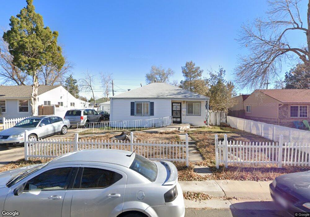 910 Macon St, Aurora, CO 80010 - photo 1