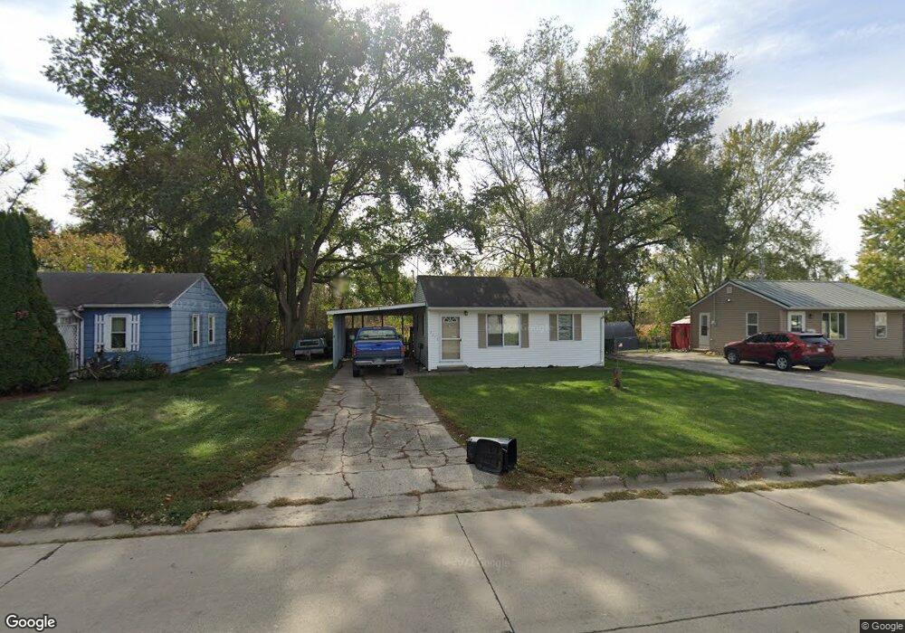2213 S 8th Ave E, Newton, IA 50208 - photo 1