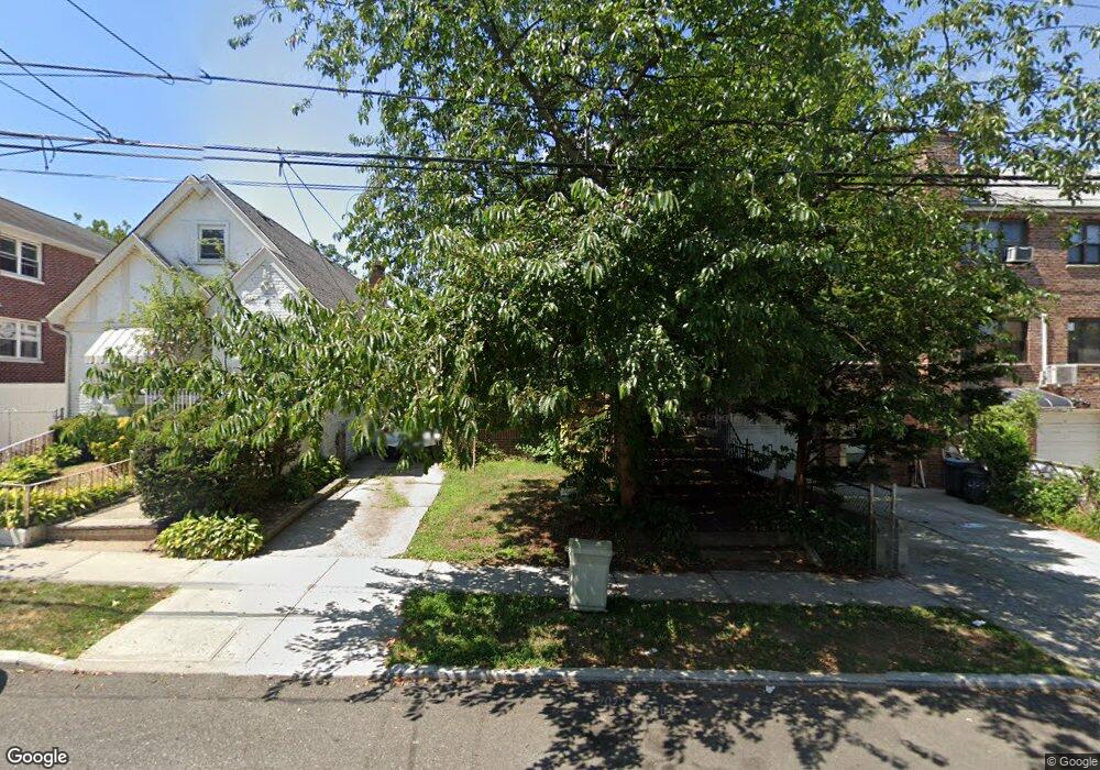 6132 160th St, Fresh Meadows, NY 11365 - photo 1