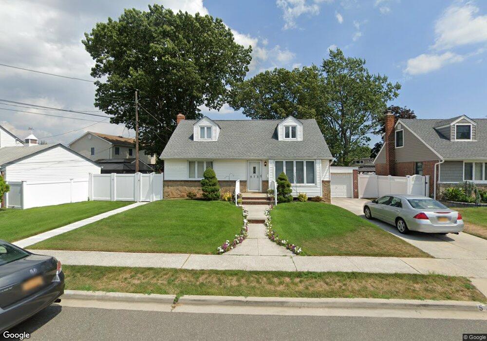 573 Bernice Rd, Franklin Square, NY 11010 - photo 1