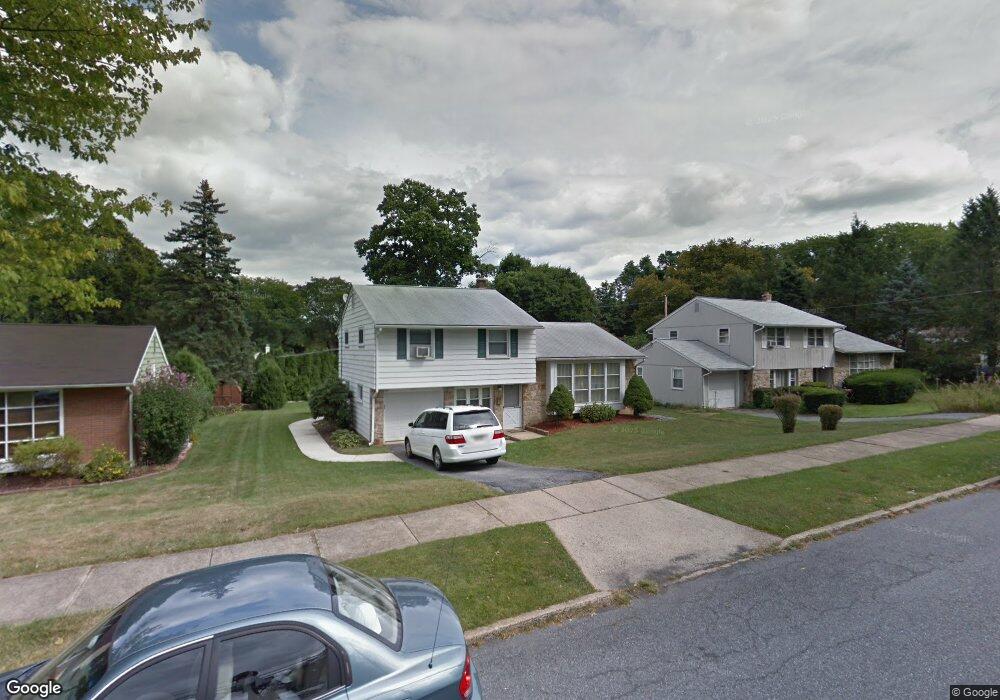 1027 N Ott St, Allentown, PA 18104 - photo 1