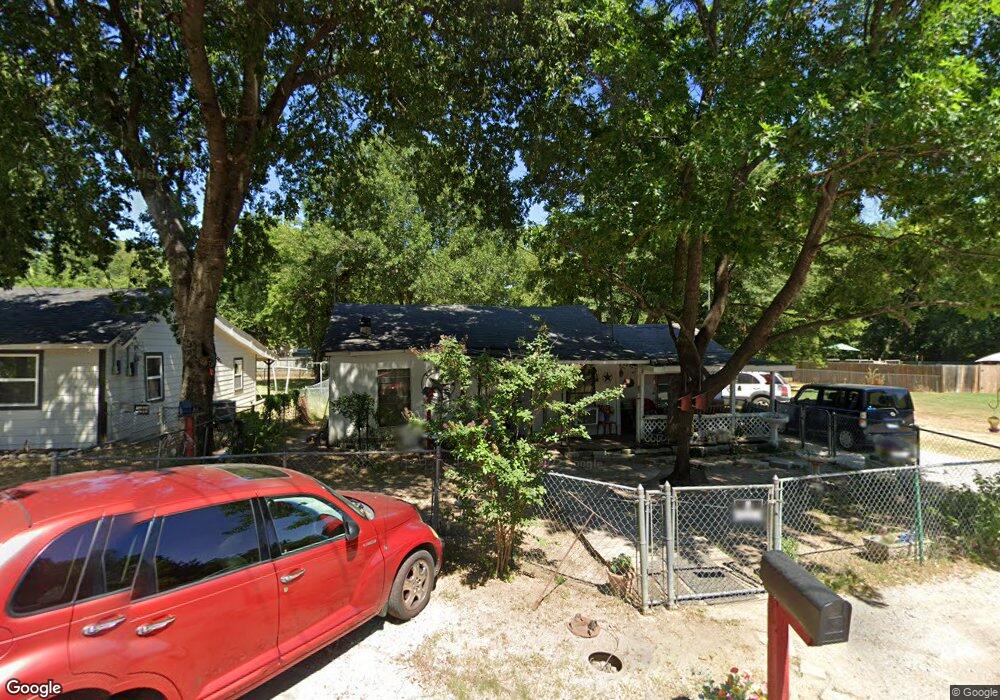 918 Locust St, Gainesville, TX 76240 - photo 1