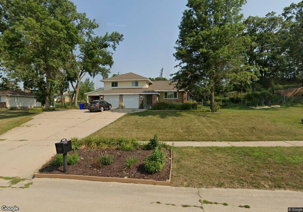 6910 Kiowa Trace NE, Cedar Rapids, IA 52411 - photo 1