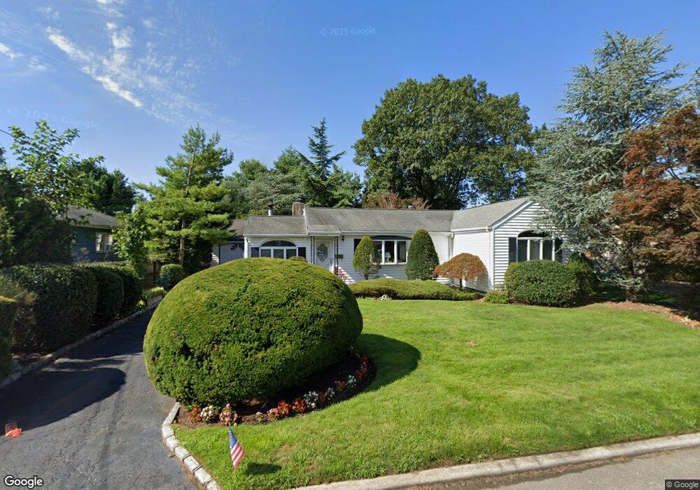 137 Evergreen Ave, Bethpage, NY 11714 - photo 1