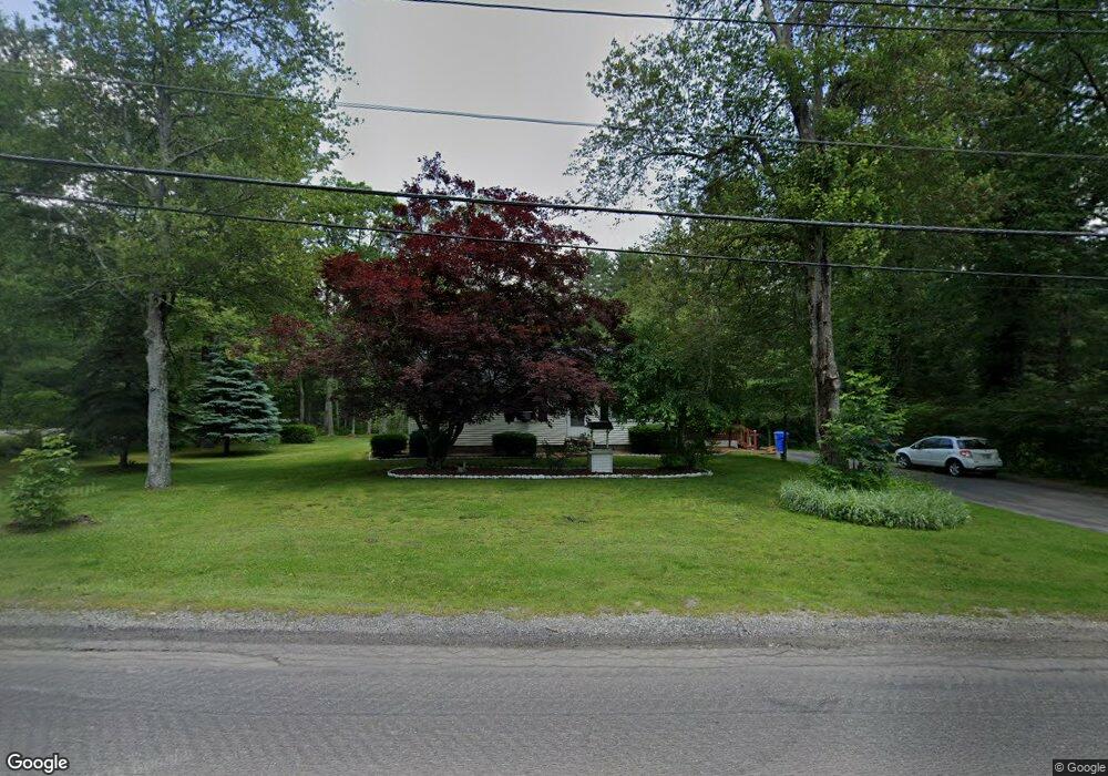 24 Mammoth Rd, Londonderry, NH 03053 - photo 1