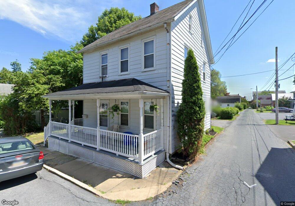 126 E Chestnut St unit 2, Nazareth, PA 18064 - photo 1