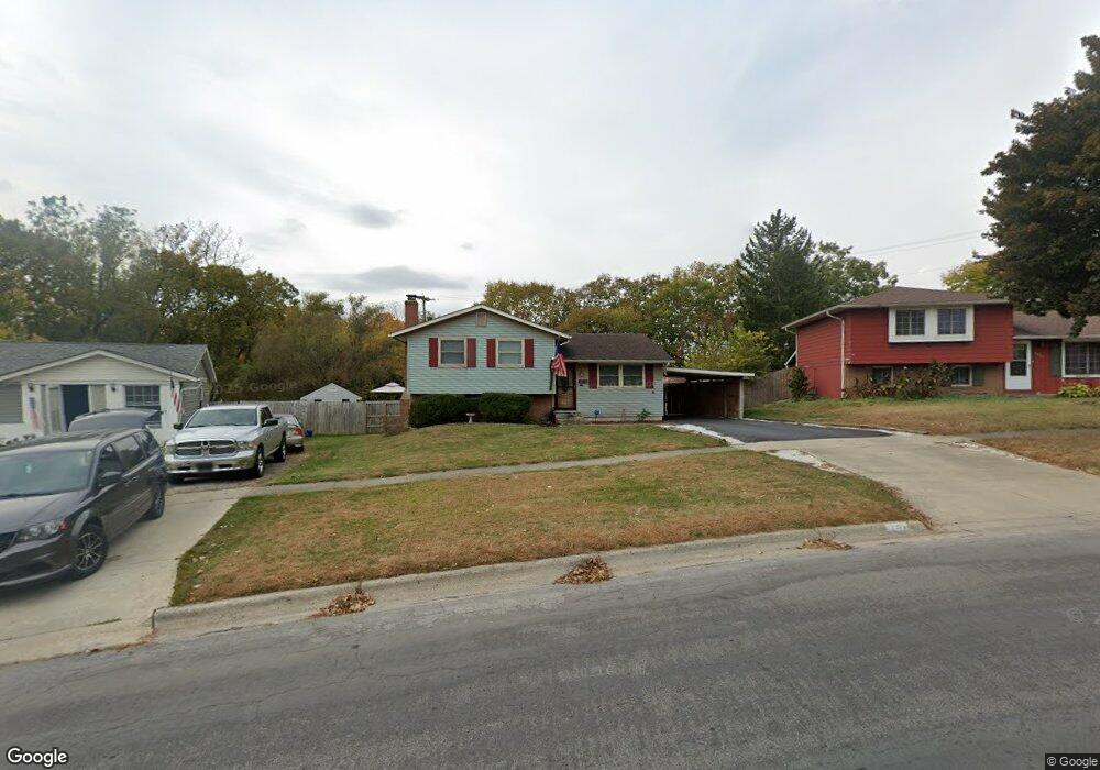 1545 River Bend Rd, Columbus, OH 43223 - photo 1