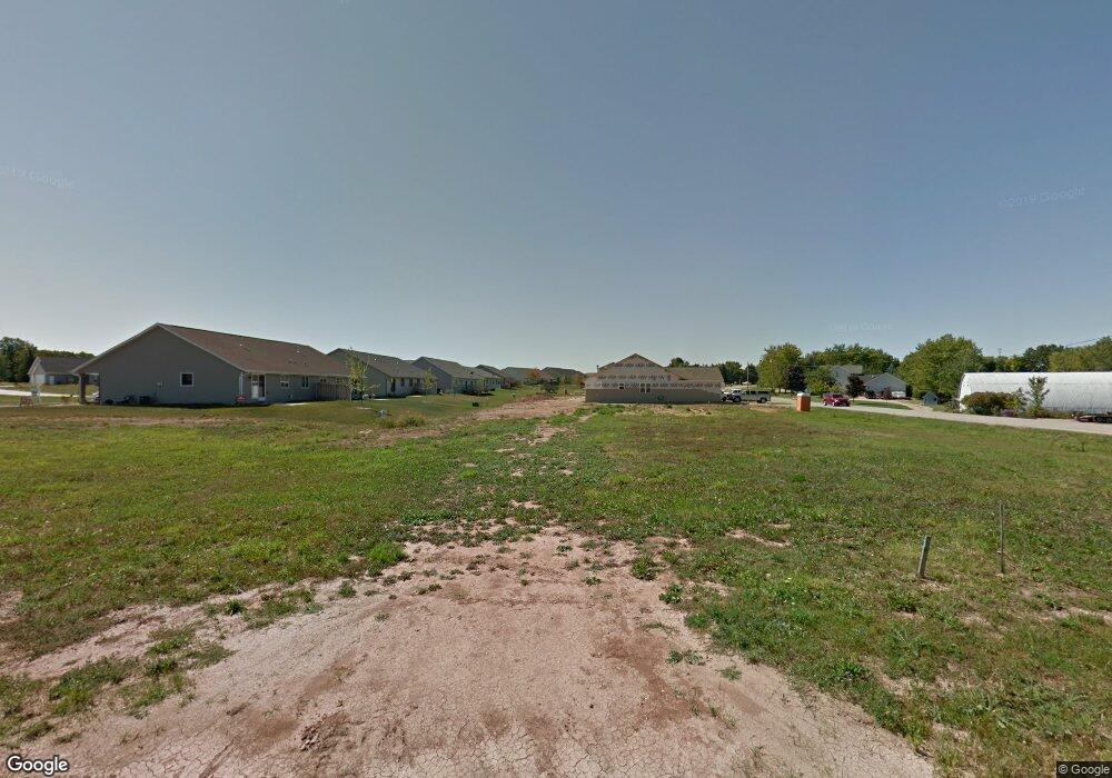 1102 Pats Dr, Appleton, WI 54915 - photo 1