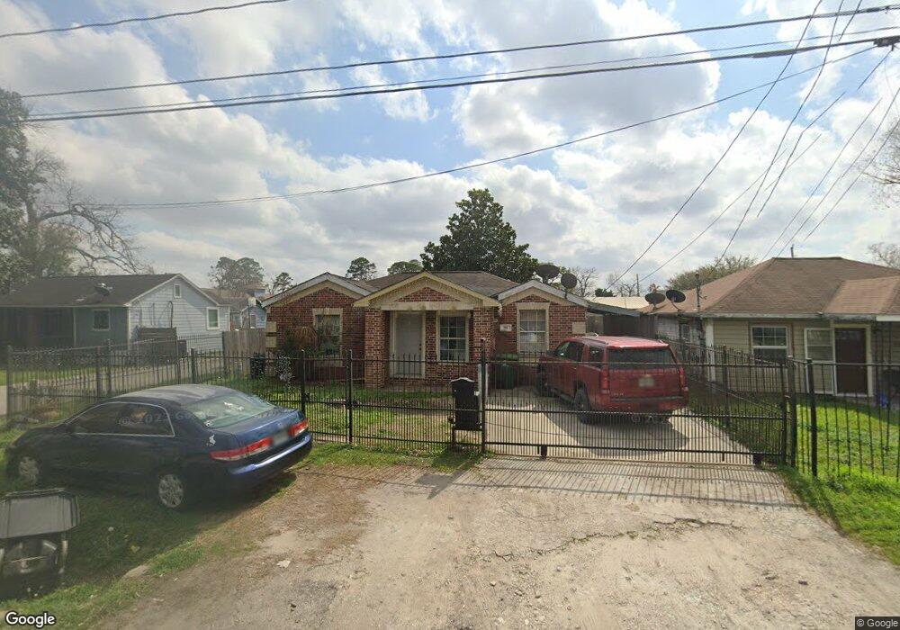 88 Fichter St, Houston, TX 77022 - photo 1