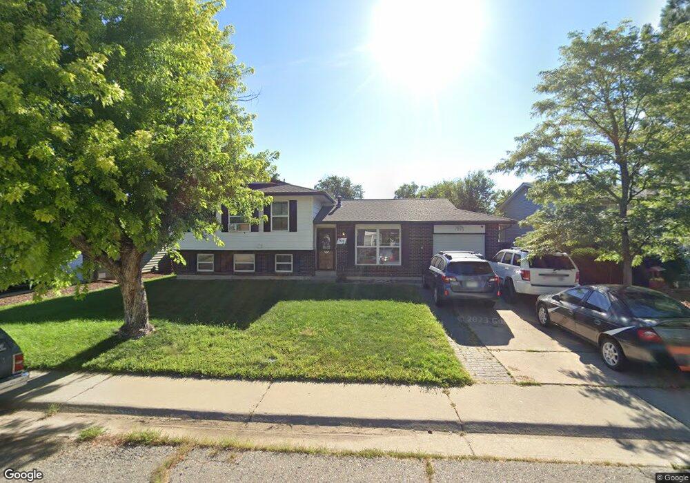 1026 Mobile St, Aurora, CO 80011 - photo 1