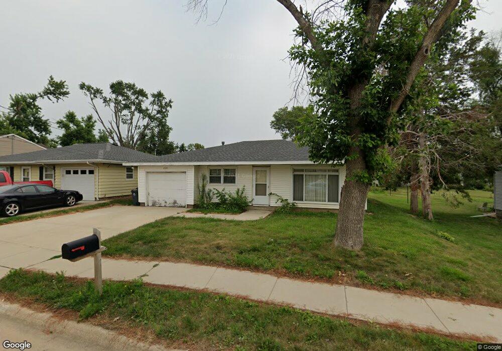 2339 29th St SW, Cedar Rapids, IA 52404 - photo 1