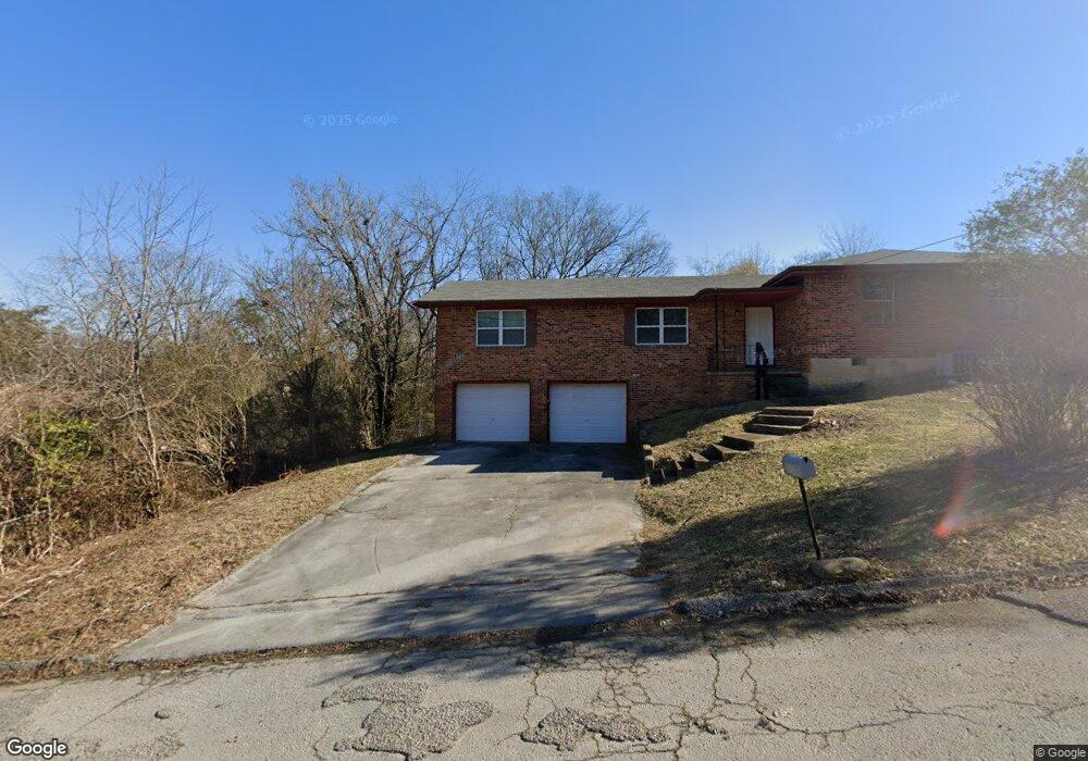 4664 Cary Ln, Hixson, TN 37343 - photo 1