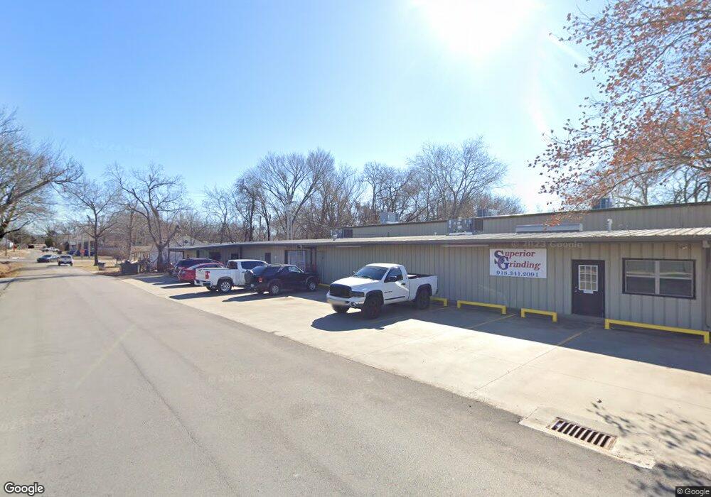 421 W Claremore St, Claremore, OK 74017 - photo 1