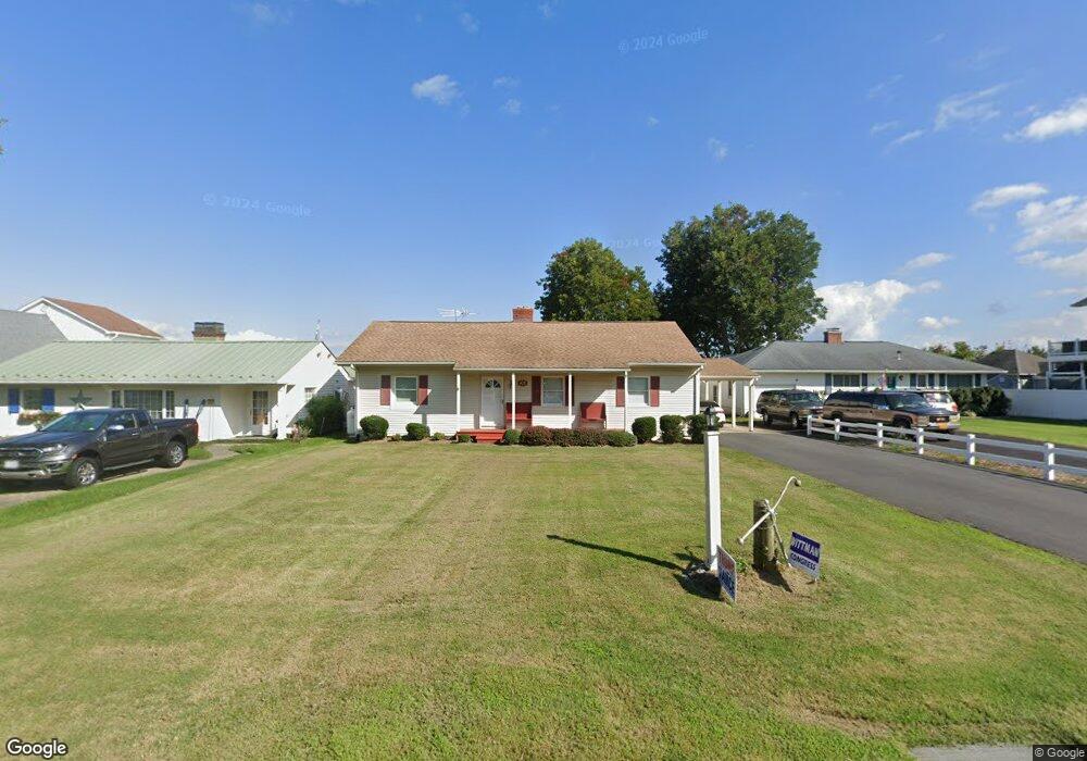 422 Shore Dr, Colonial Beach, VA 22443 - photo 1